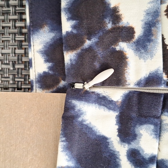 Ann Taylor Lined Pencil Skirt (14) - Picture 15 of 16